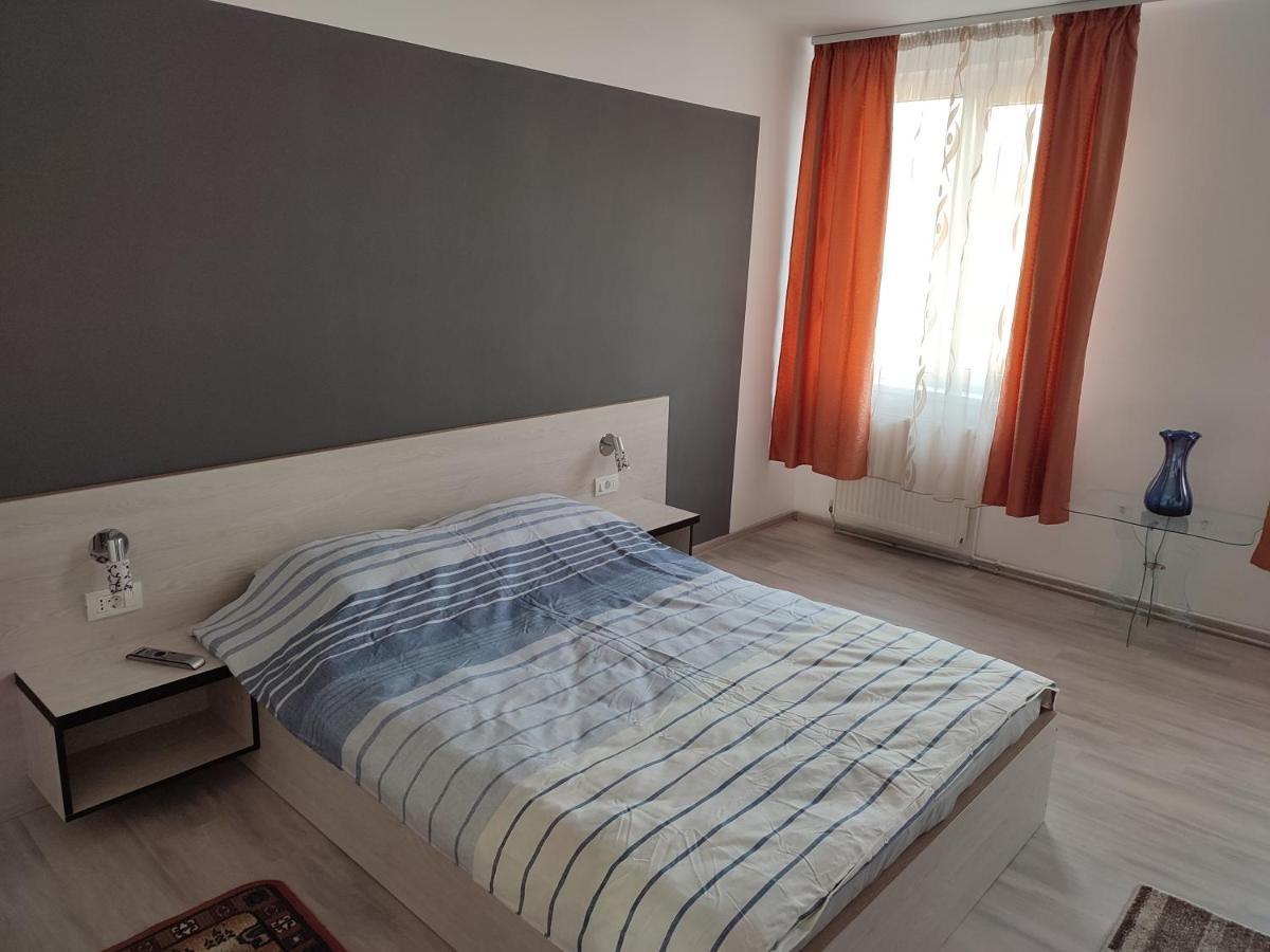 Lafru Apartment Zarnesti Ngoại thất bức ảnh